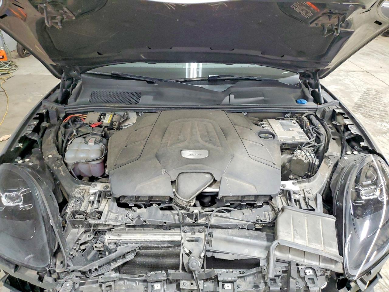 2019 PORSCHE CAYENNE photo 12