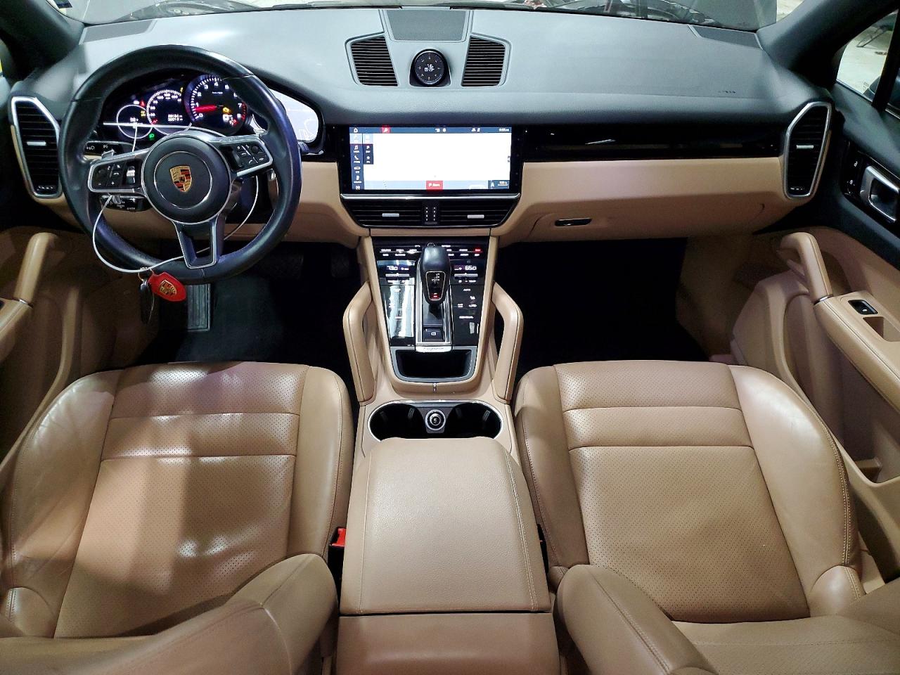 2019 PORSCHE CAYENNE photo 8