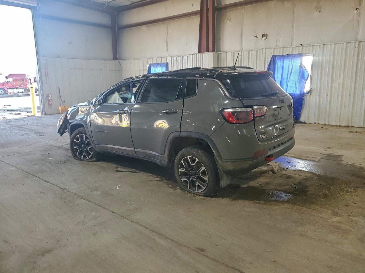 2019 JEEP COMPASS TRAILHAWK photo 2