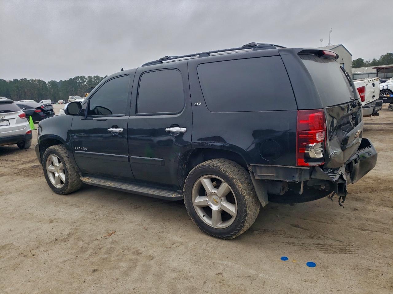 2007 CHEVROLET TAHOE C1500 photo 2