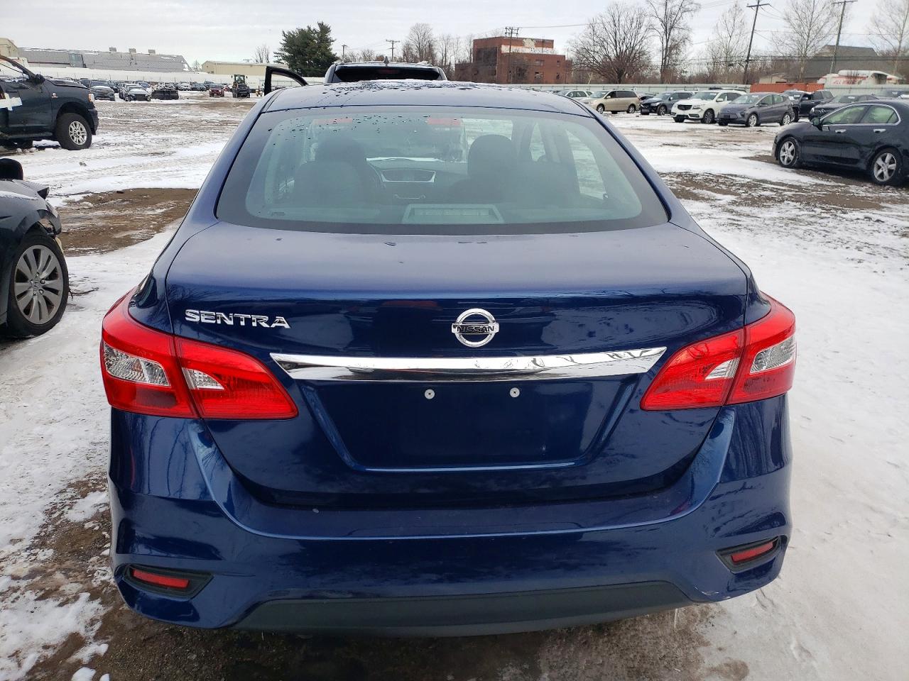 2018 NISSAN SENTRA S photo 6
