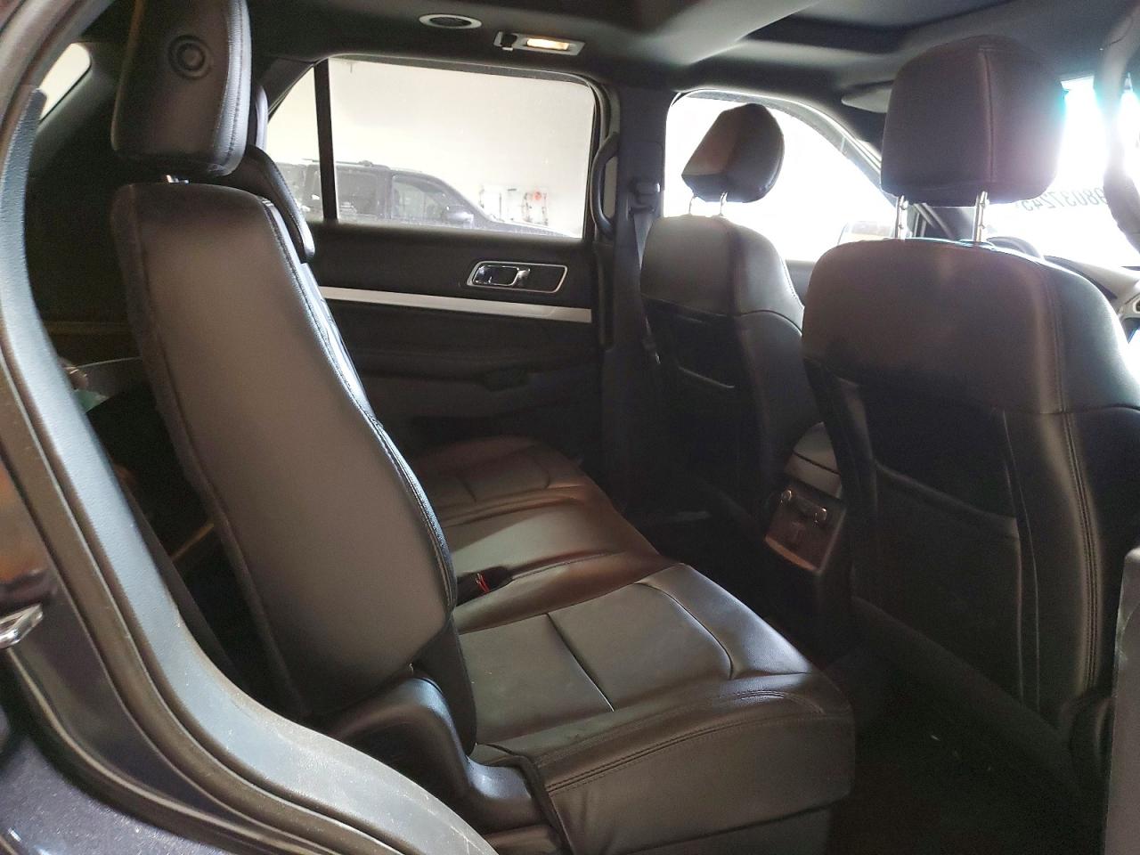 2017 FORD EXPLORER XLT photo 11