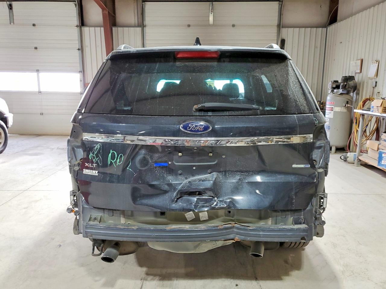 2017 FORD EXPLORER XLT photo 6