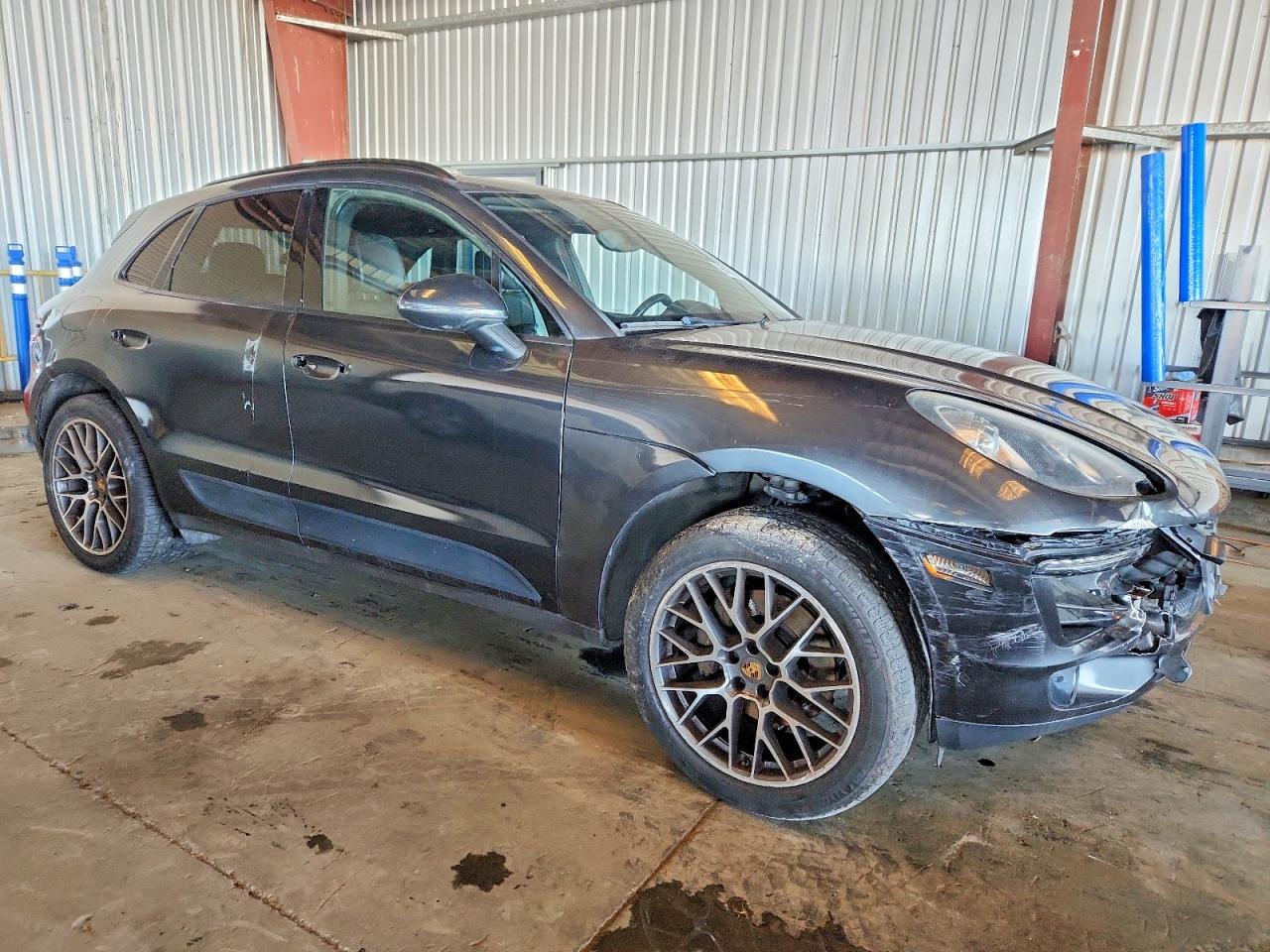 2017 PORSCHE MACAN photo 4
