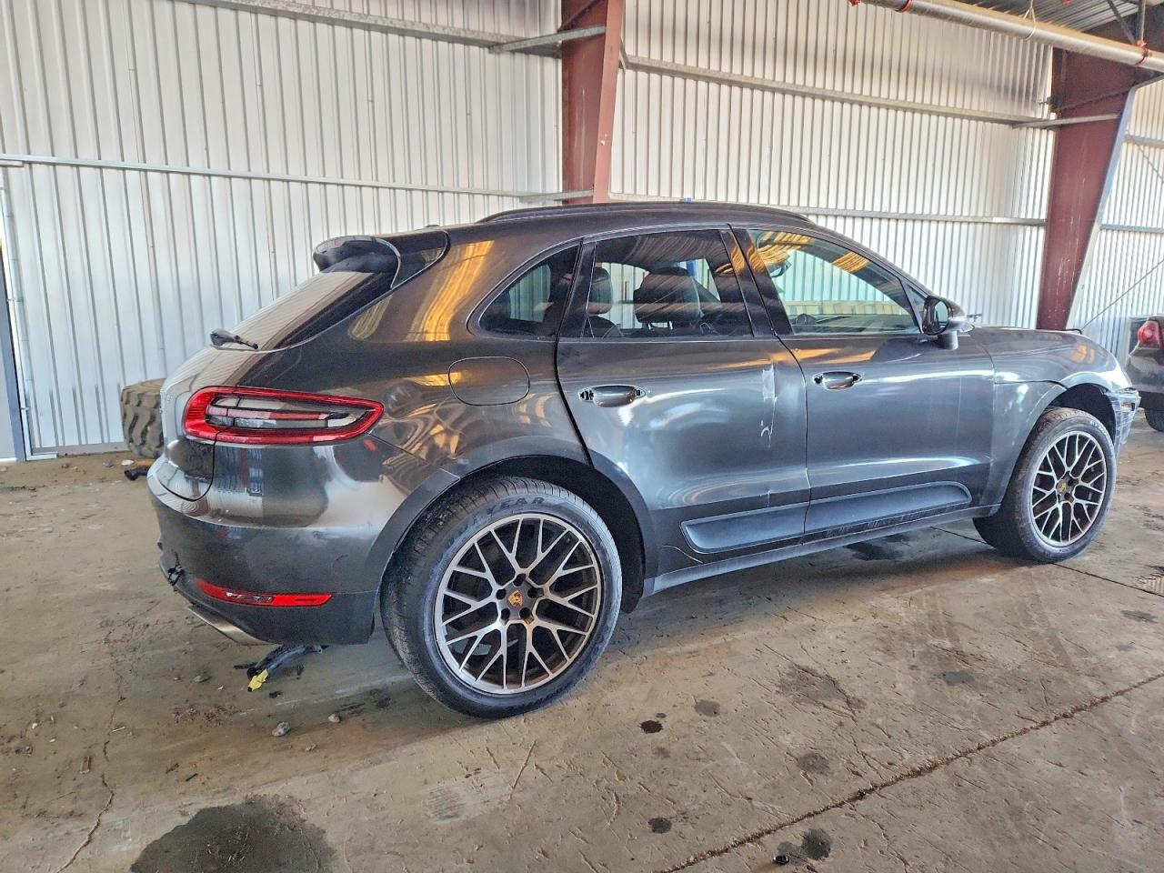 2017 PORSCHE MACAN photo 3