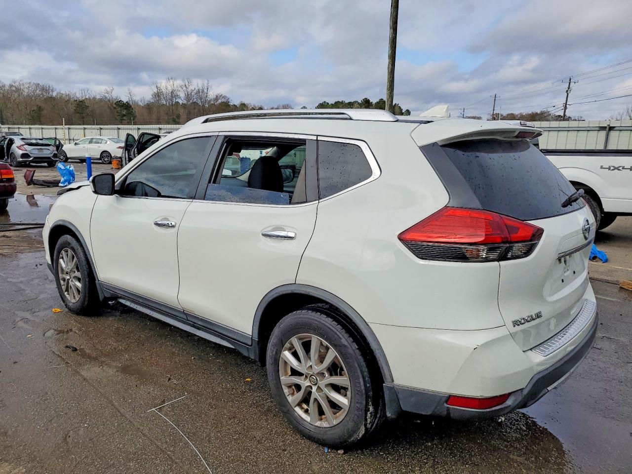 2017 NISSAN ROGUE S photo 2