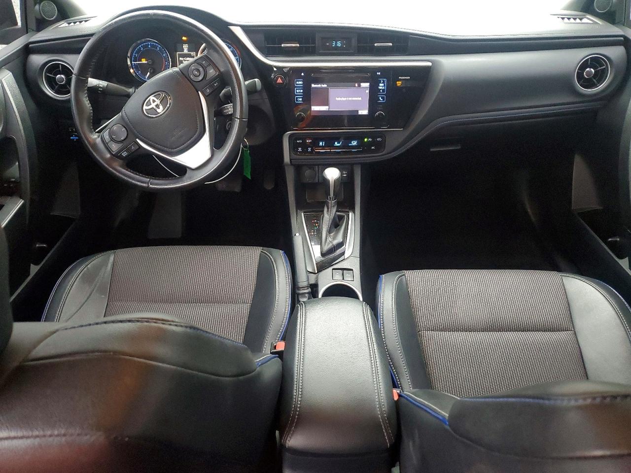 2017 TOYOTA COROLLA L photo 8