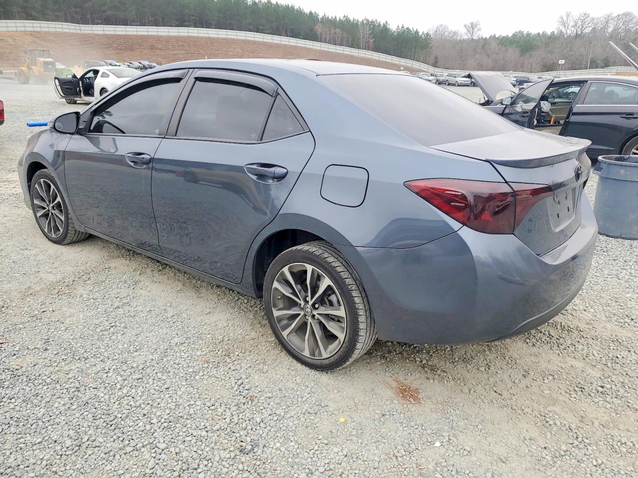 2017 TOYOTA COROLLA L photo 2