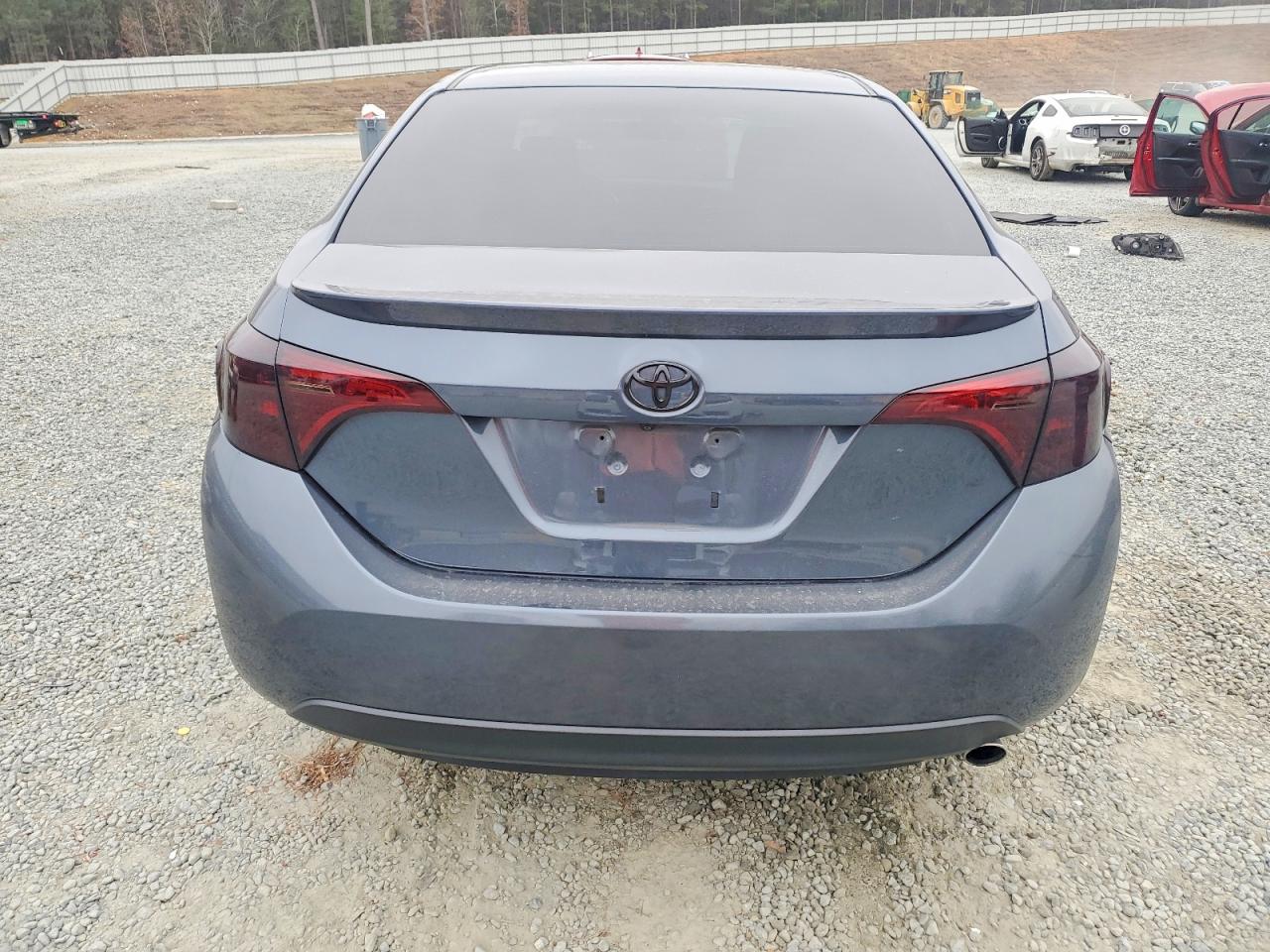 2017 TOYOTA COROLLA L photo 6