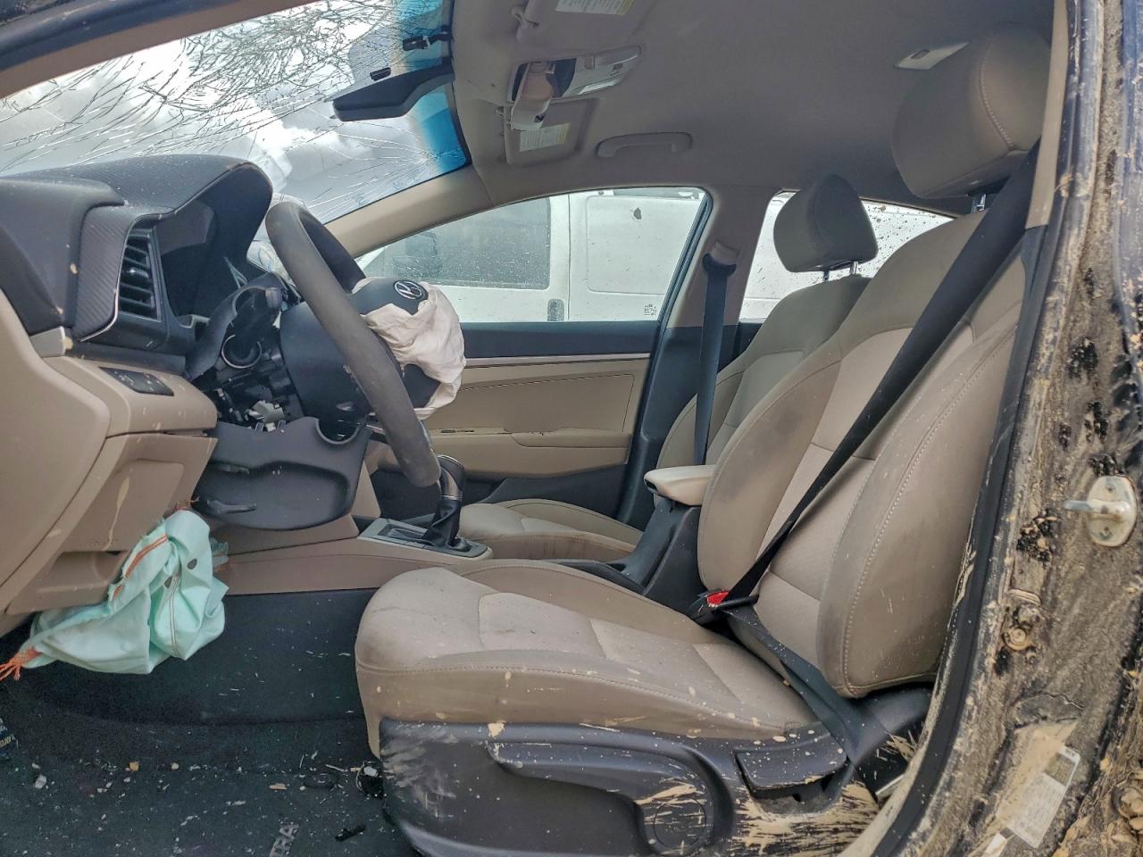 2020 HYUNDAI ELANTRA SE photo 19
