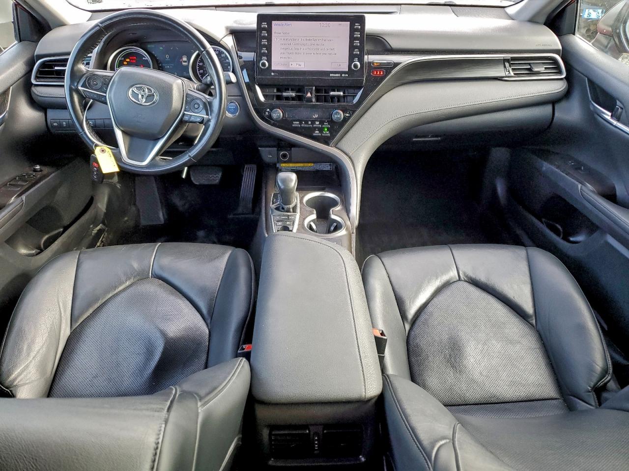 2021 TOYOTA CAMRY XLE photo 8