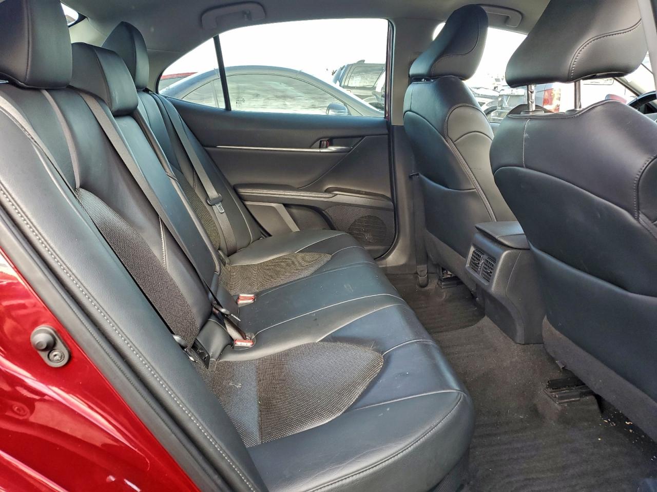 2021 TOYOTA CAMRY XLE photo 10