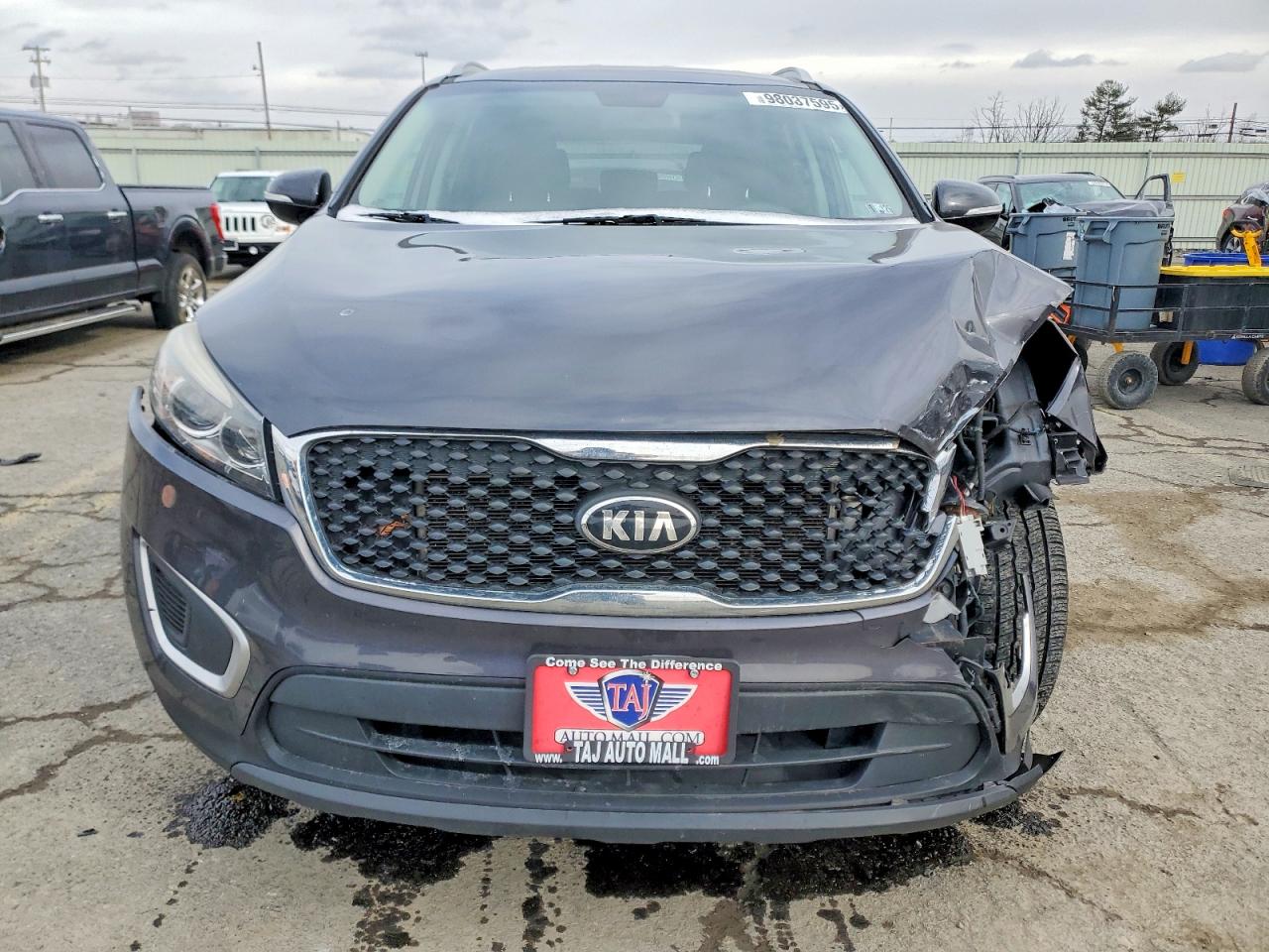 2017 KIA SORENTO LX photo 5