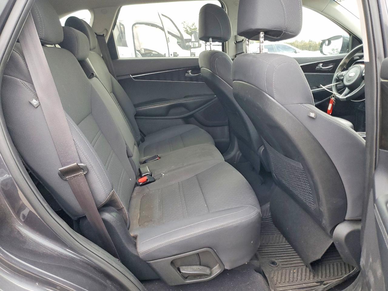 2017 KIA SORENTO LX photo 10