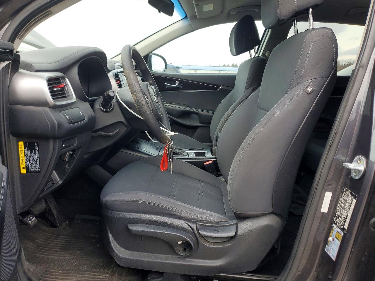 2017 KIA SORENTO LX photo 7