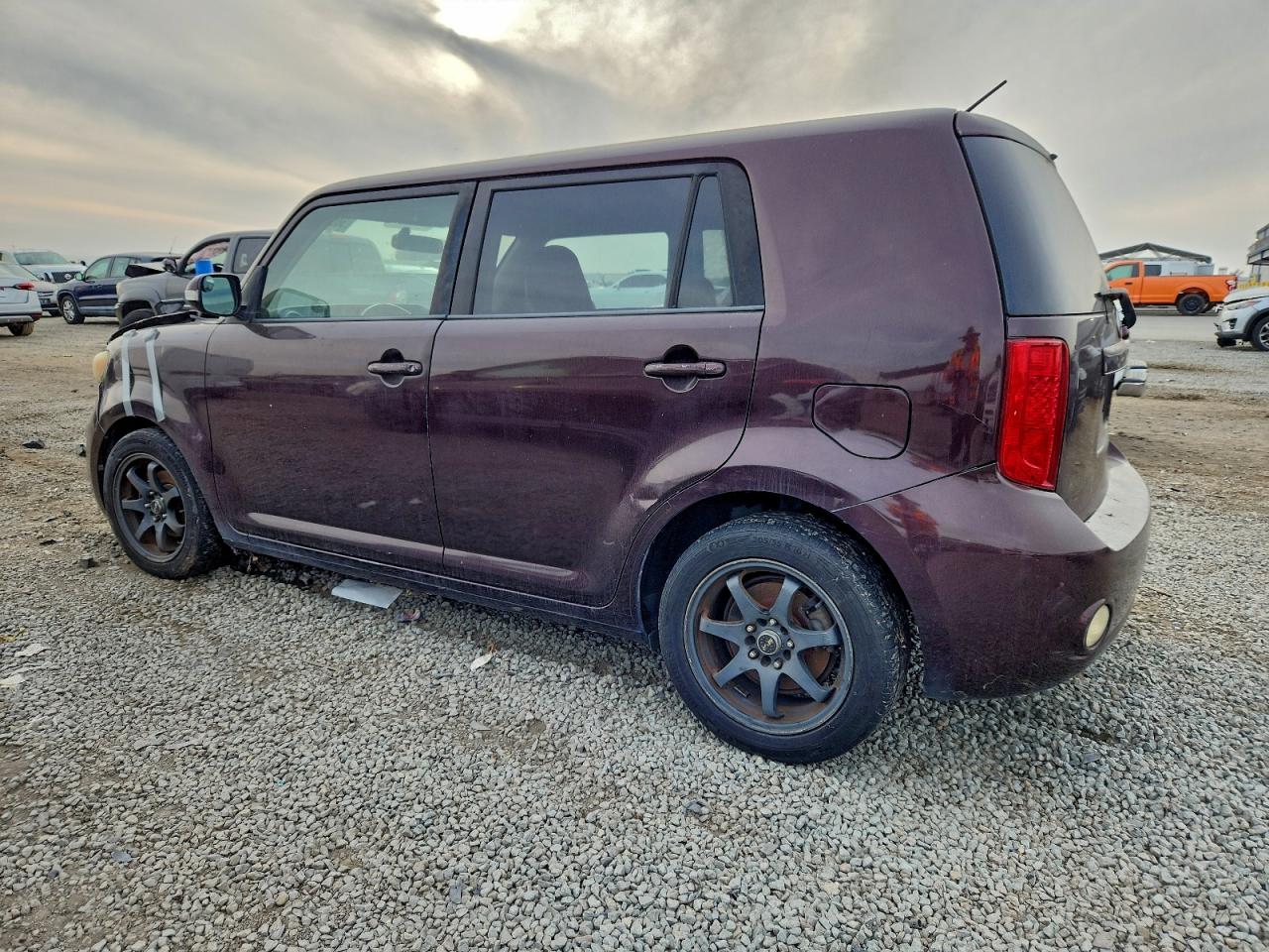 2008 TOYOTA SCION XB photo 2