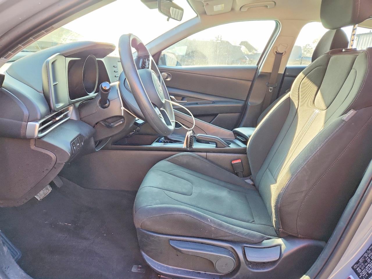 2022 HYUNDAI ELANTRA SEL photo 19