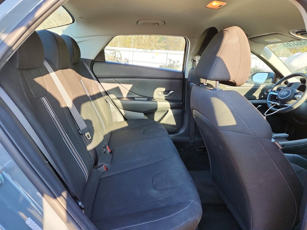 2022 HYUNDAI ELANTRA SEL photo 28