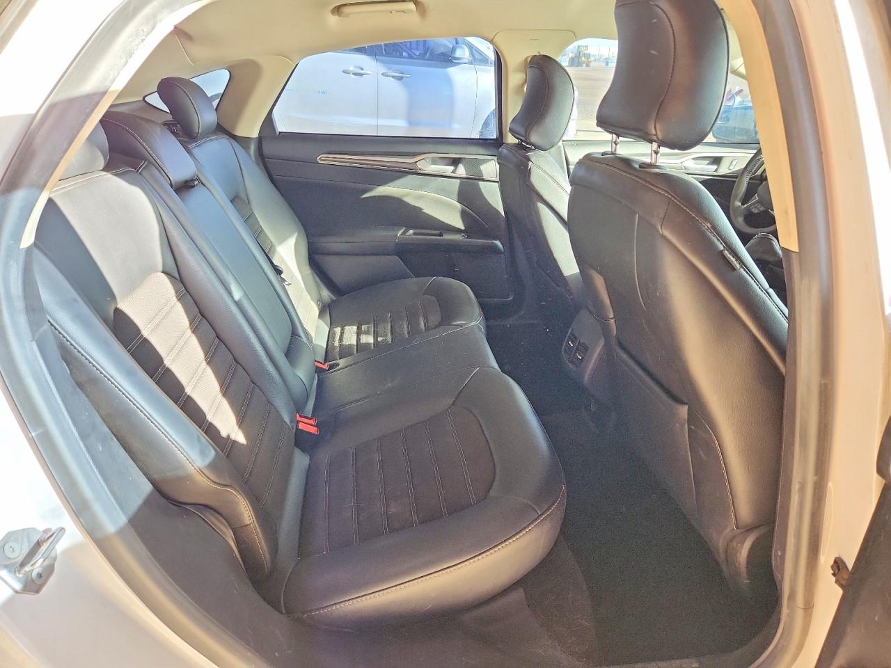 2017 FORD FUSION SE photo 10