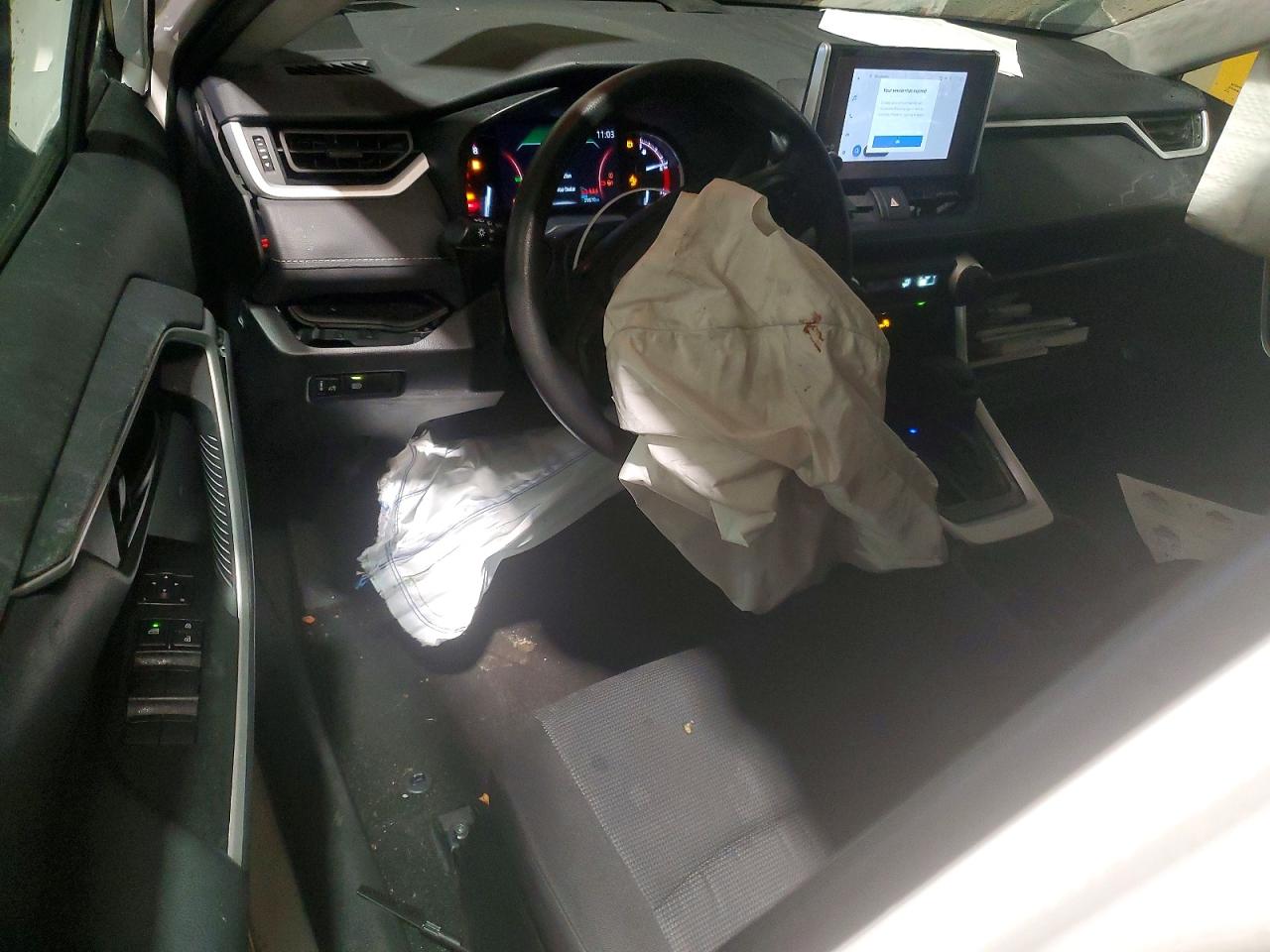 2024 TOYOTA RAV4 LE photo 15