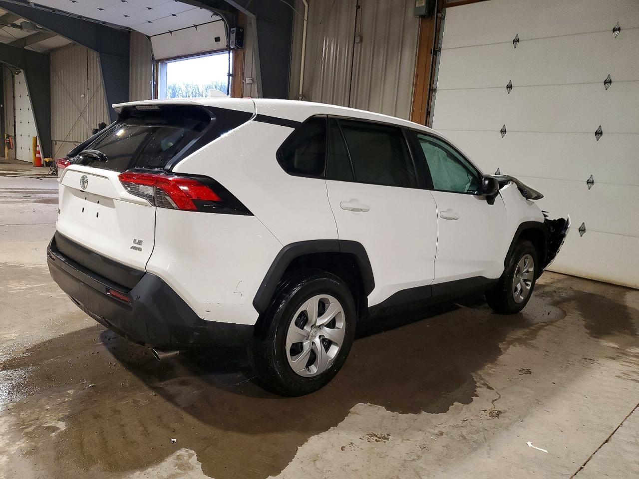 2024 TOYOTA RAV4 LE photo 5