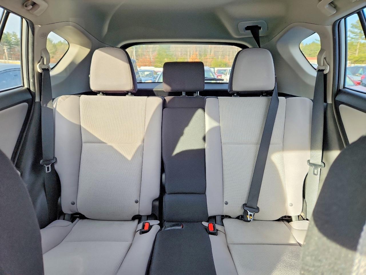 2017 TOYOTA RAV4 XLE photo 10