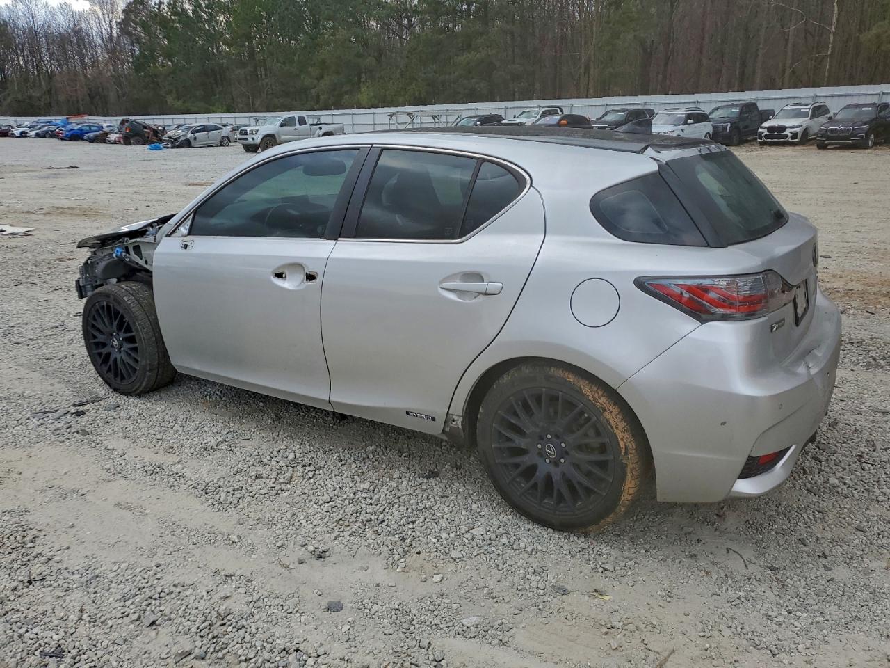 2015 LEXUS CT 200 photo 2