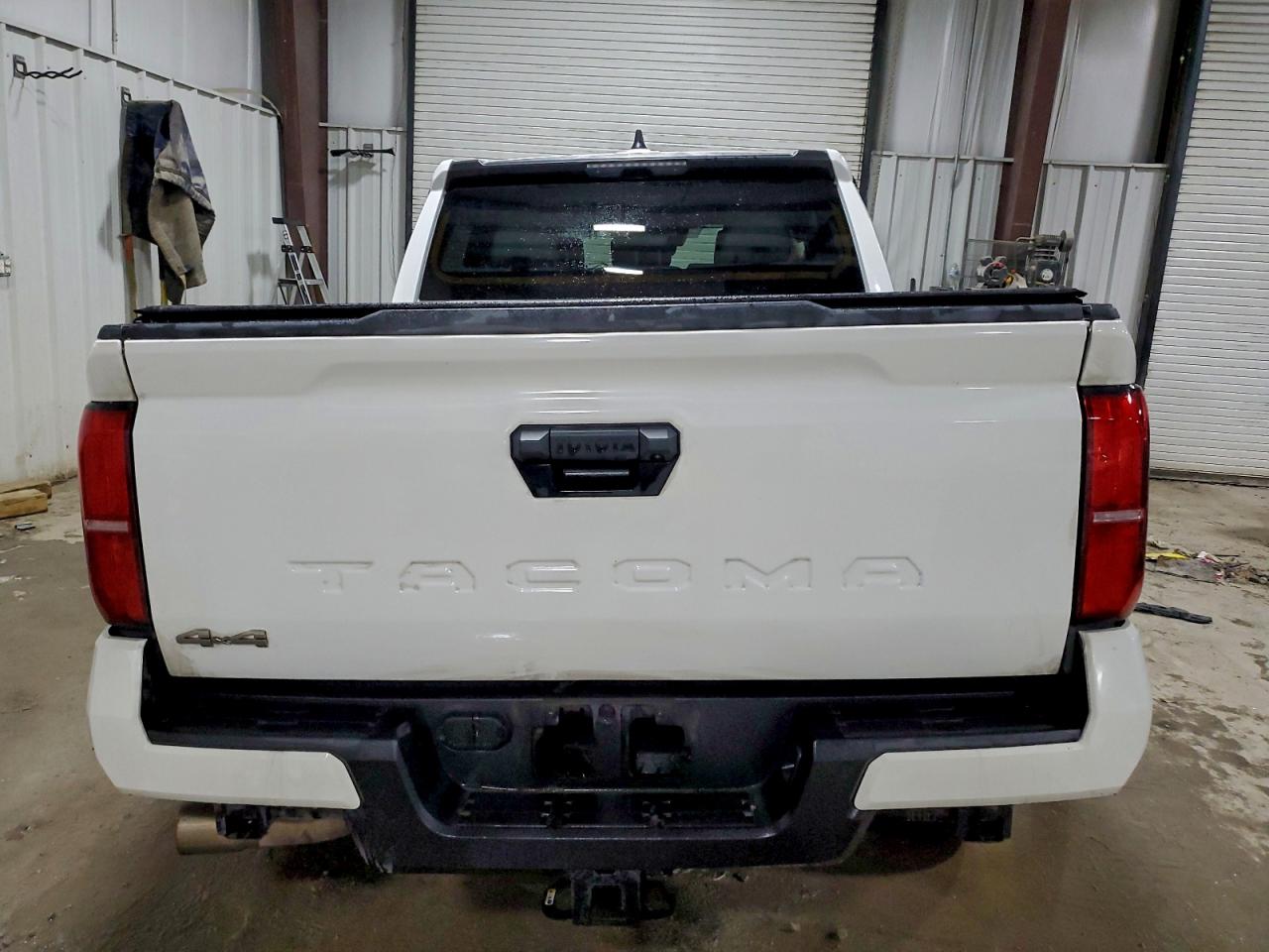 2024 TOYOTA TACOMA DOUBLE CAB photo 6