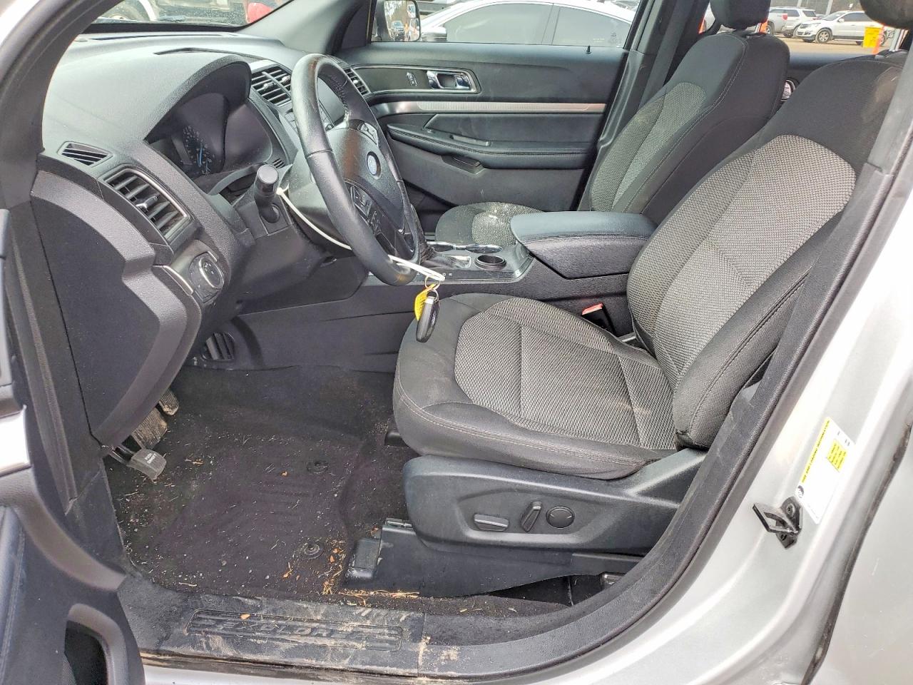 2019 FORD EXPLORER XLT photo 7