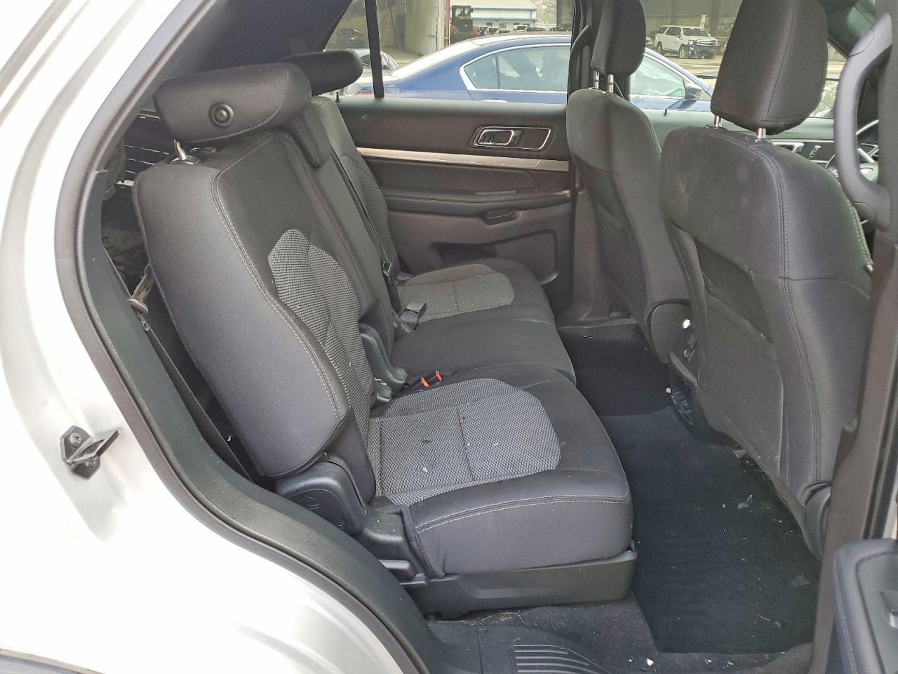 2019 FORD EXPLORER XLT photo 11