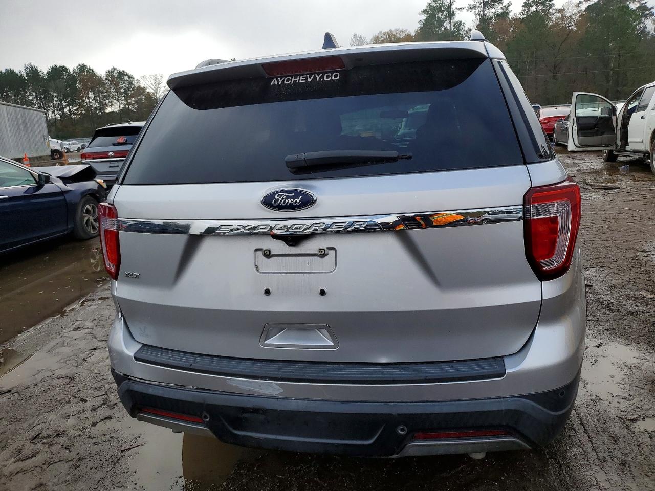 2019 FORD EXPLORER XLT photo 6