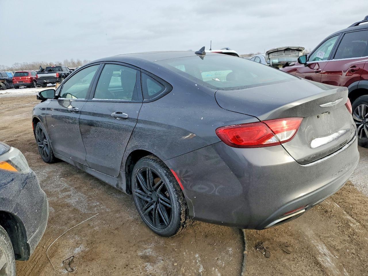 2015 CHRYSLER 200 S photo 2