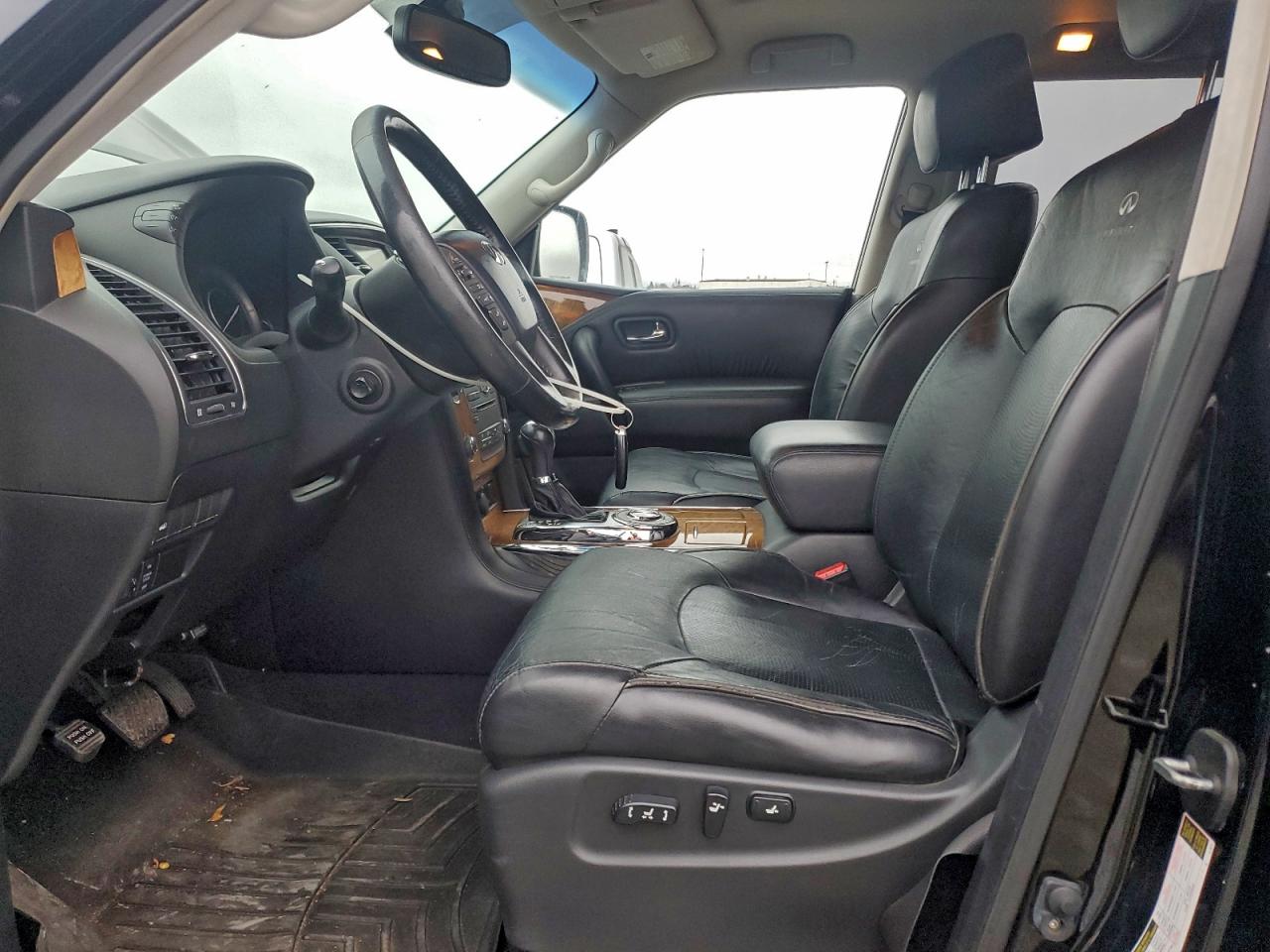 2013 INFINITI QX56 photo 7