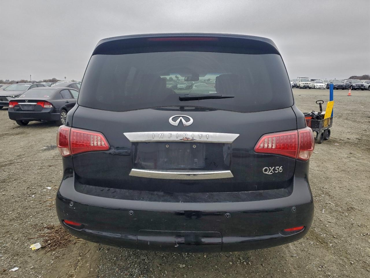 2013 INFINITI QX56 photo 6