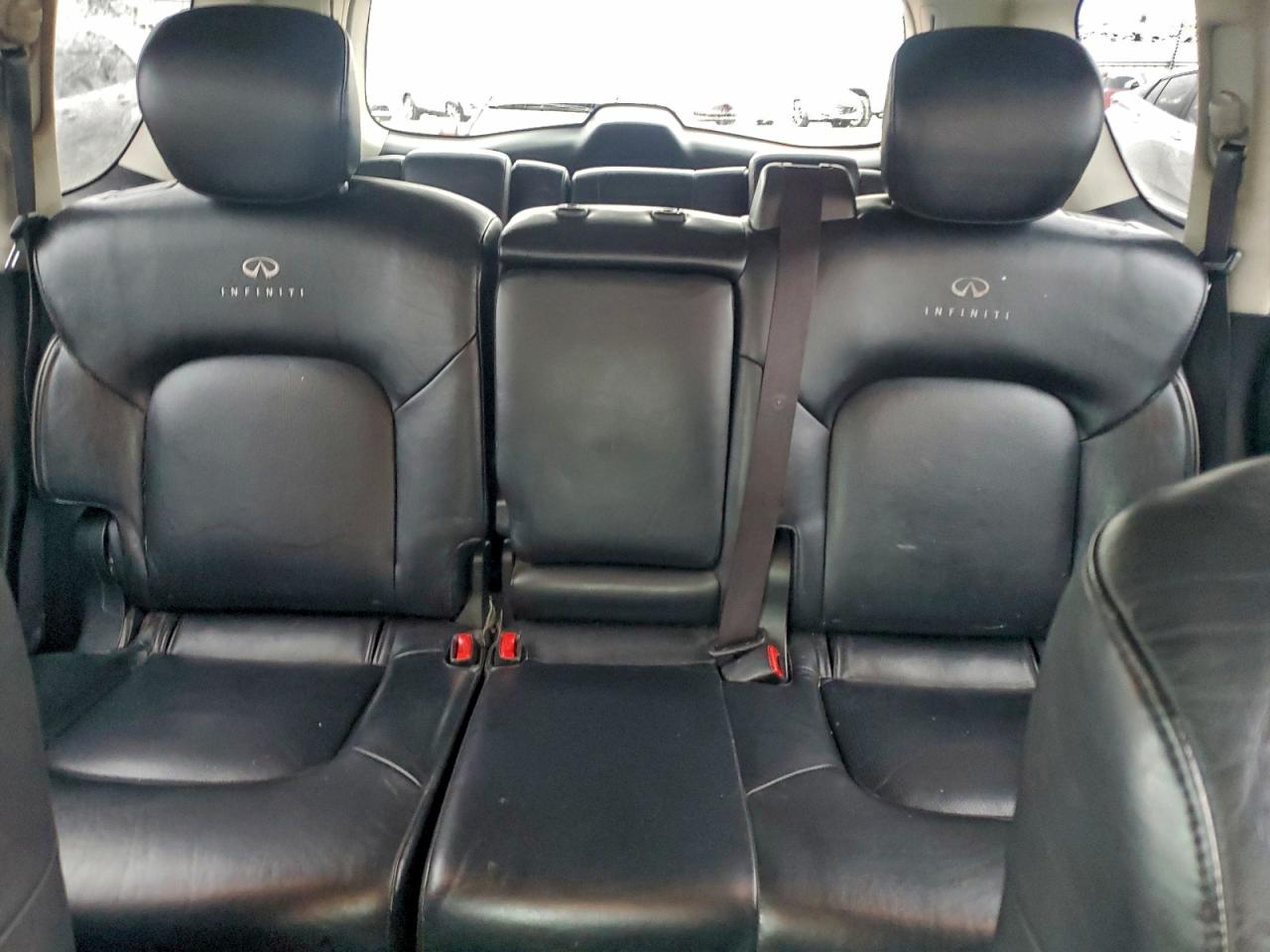 2013 INFINITI QX56 photo 10