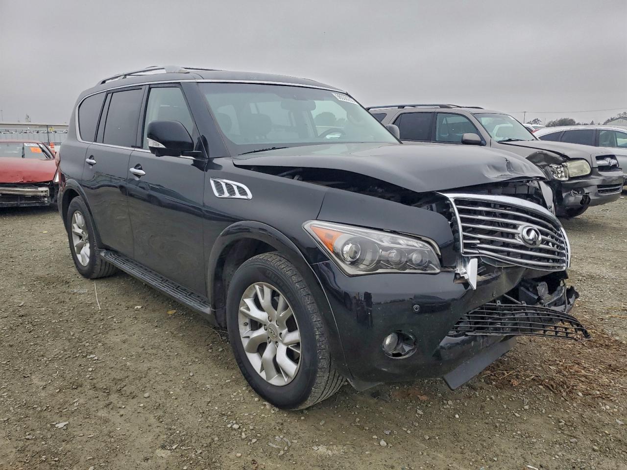 2013 INFINITI QX56 photo 4