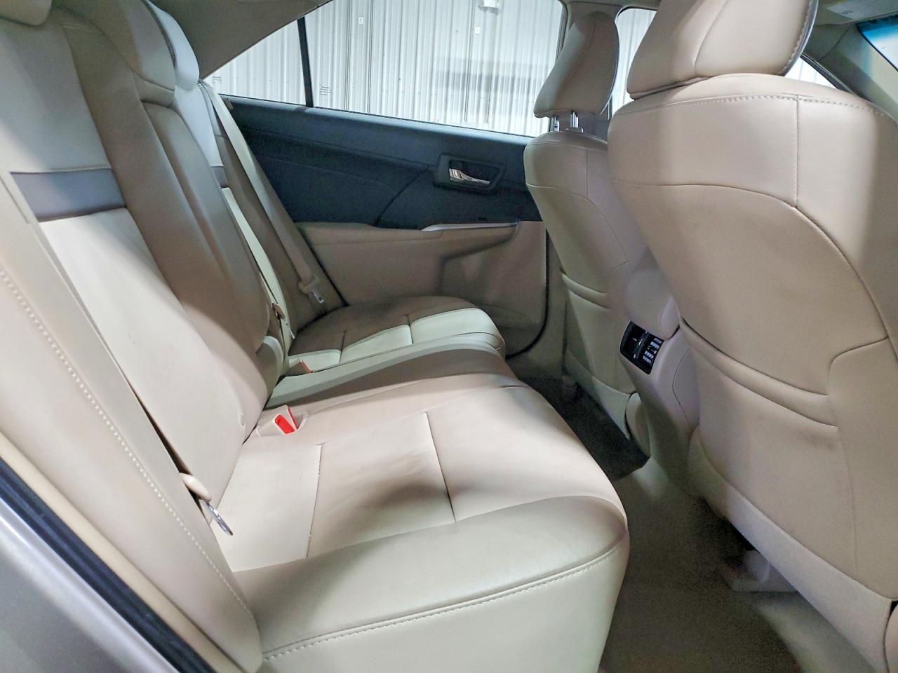 2014 TOYOTA CAMRY L photo 10