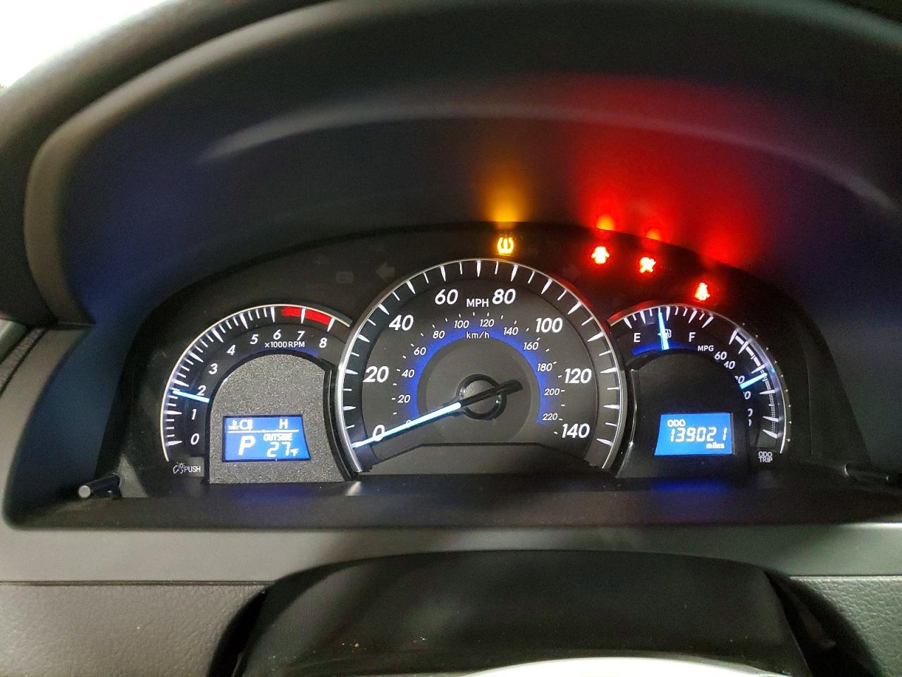 2014 TOYOTA CAMRY L photo 9