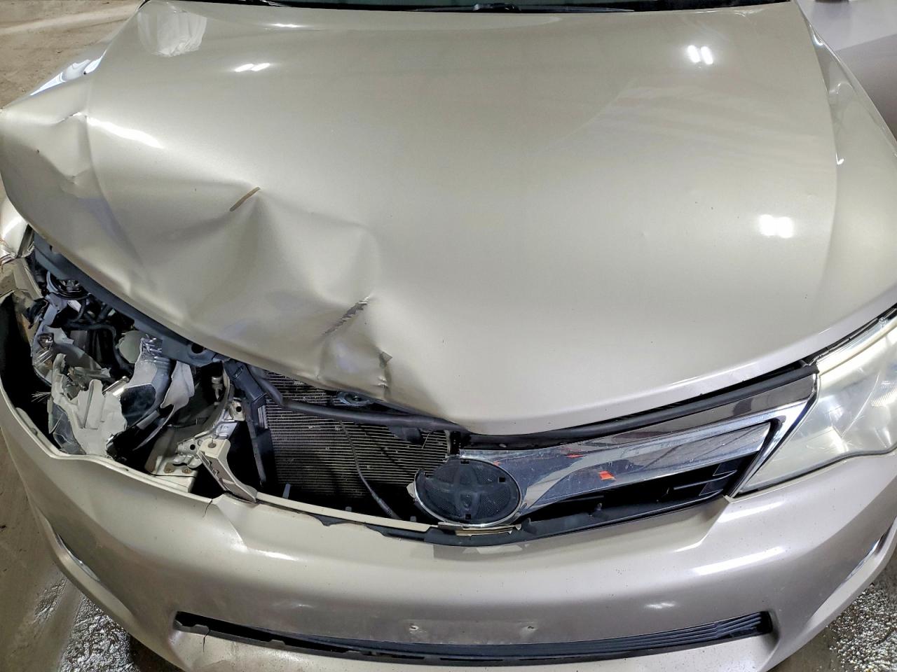 2014 TOYOTA CAMRY L photo 11