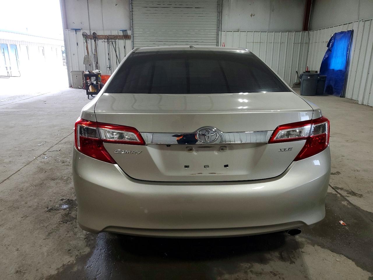 2014 TOYOTA CAMRY L photo 6