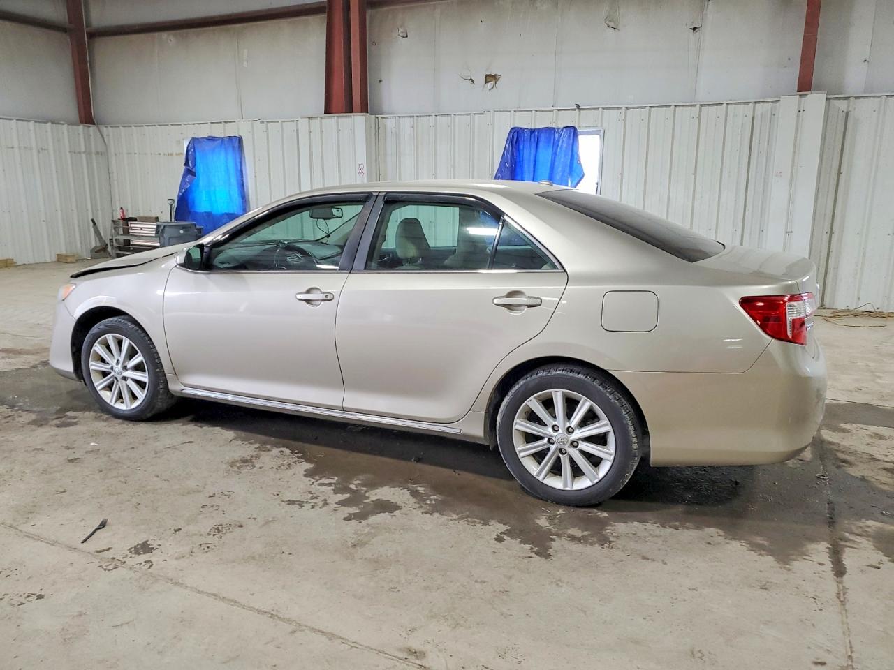 2014 TOYOTA CAMRY L photo 2