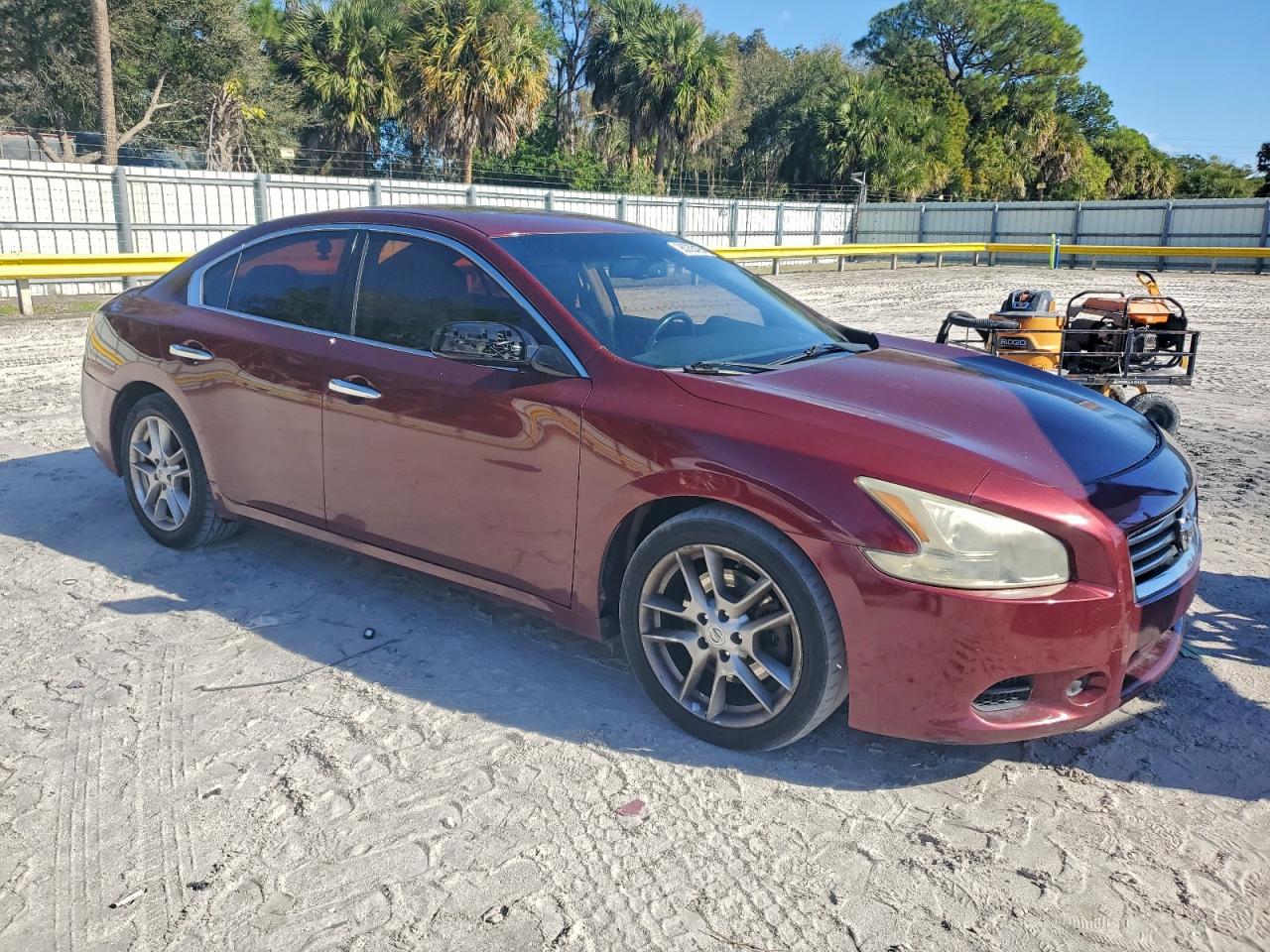 2013 NISSAN MAXIMA S photo 4