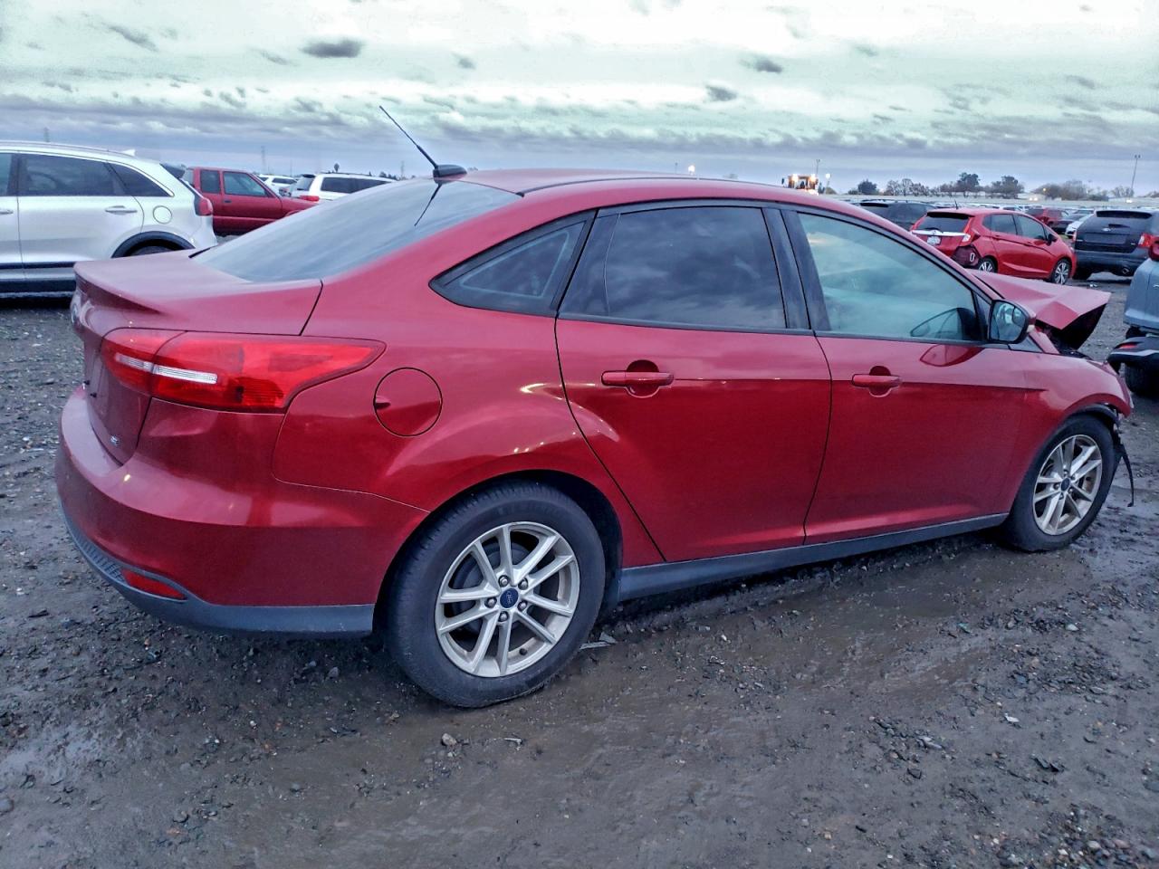 2015 FORD FOCUS SE photo 3