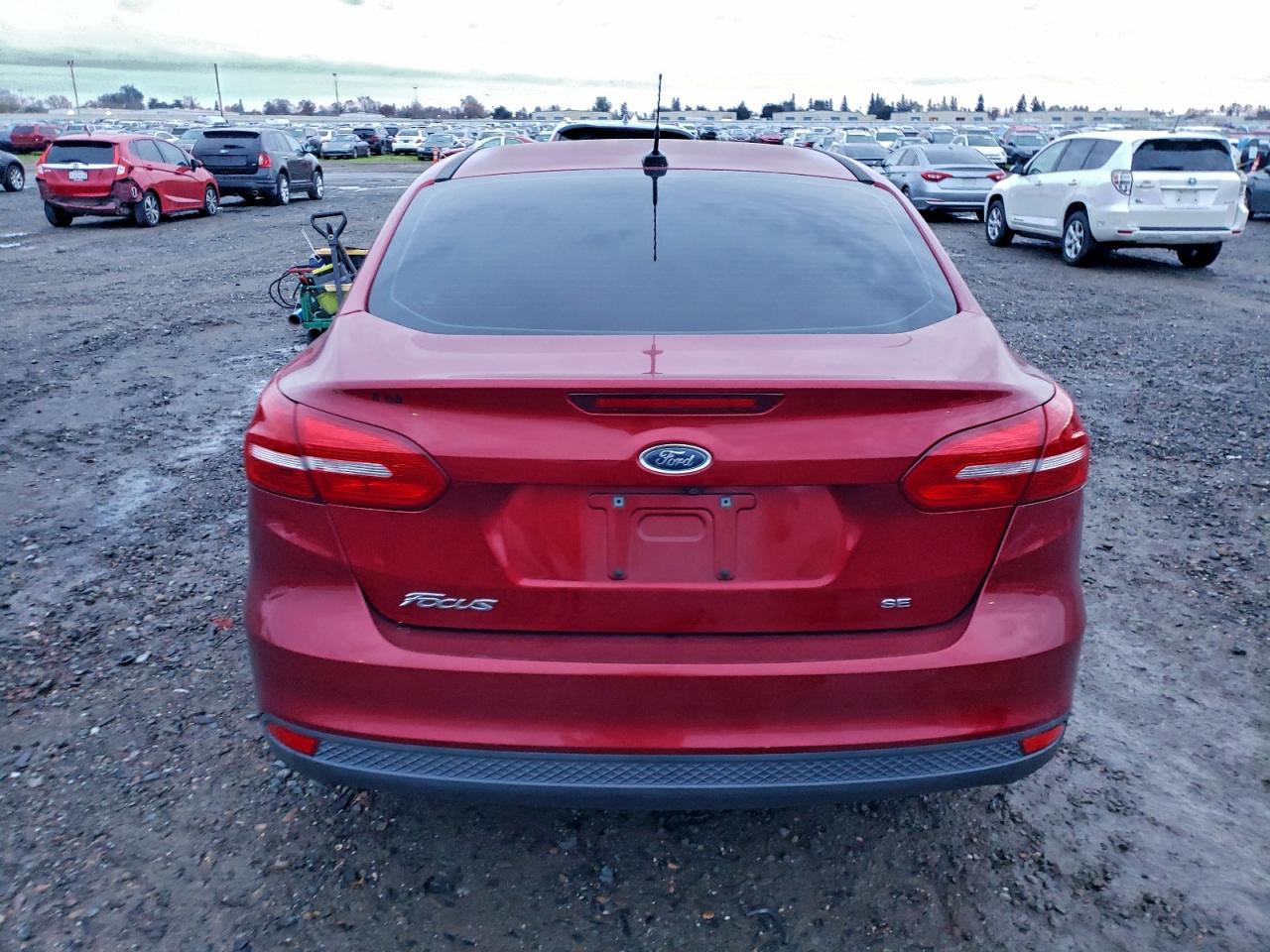 2015 FORD FOCUS SE photo 6