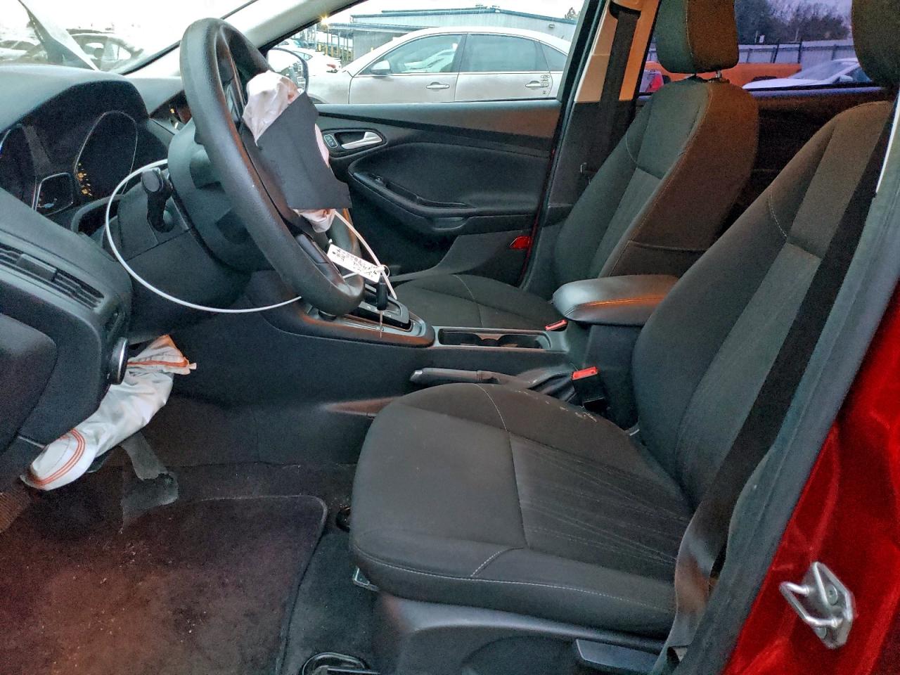 2015 FORD FOCUS SE photo 7