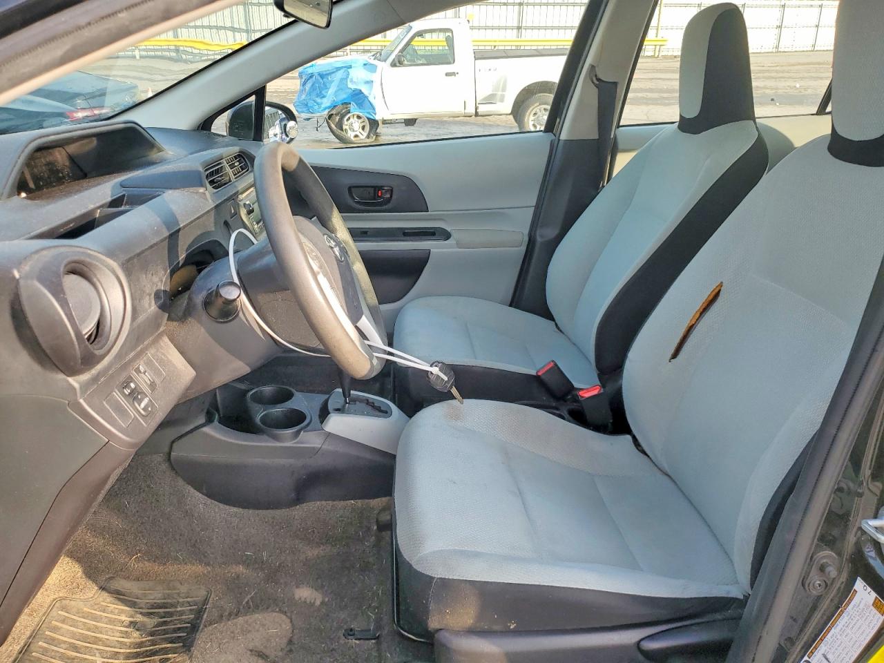 2012 TOYOTA PRIUS C photo 7