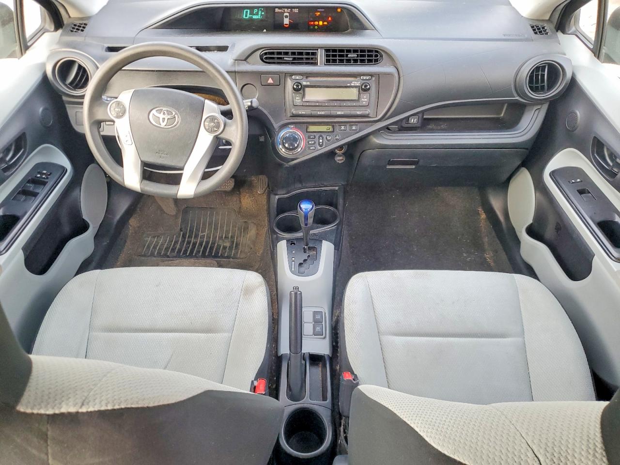2012 TOYOTA PRIUS C photo 8
