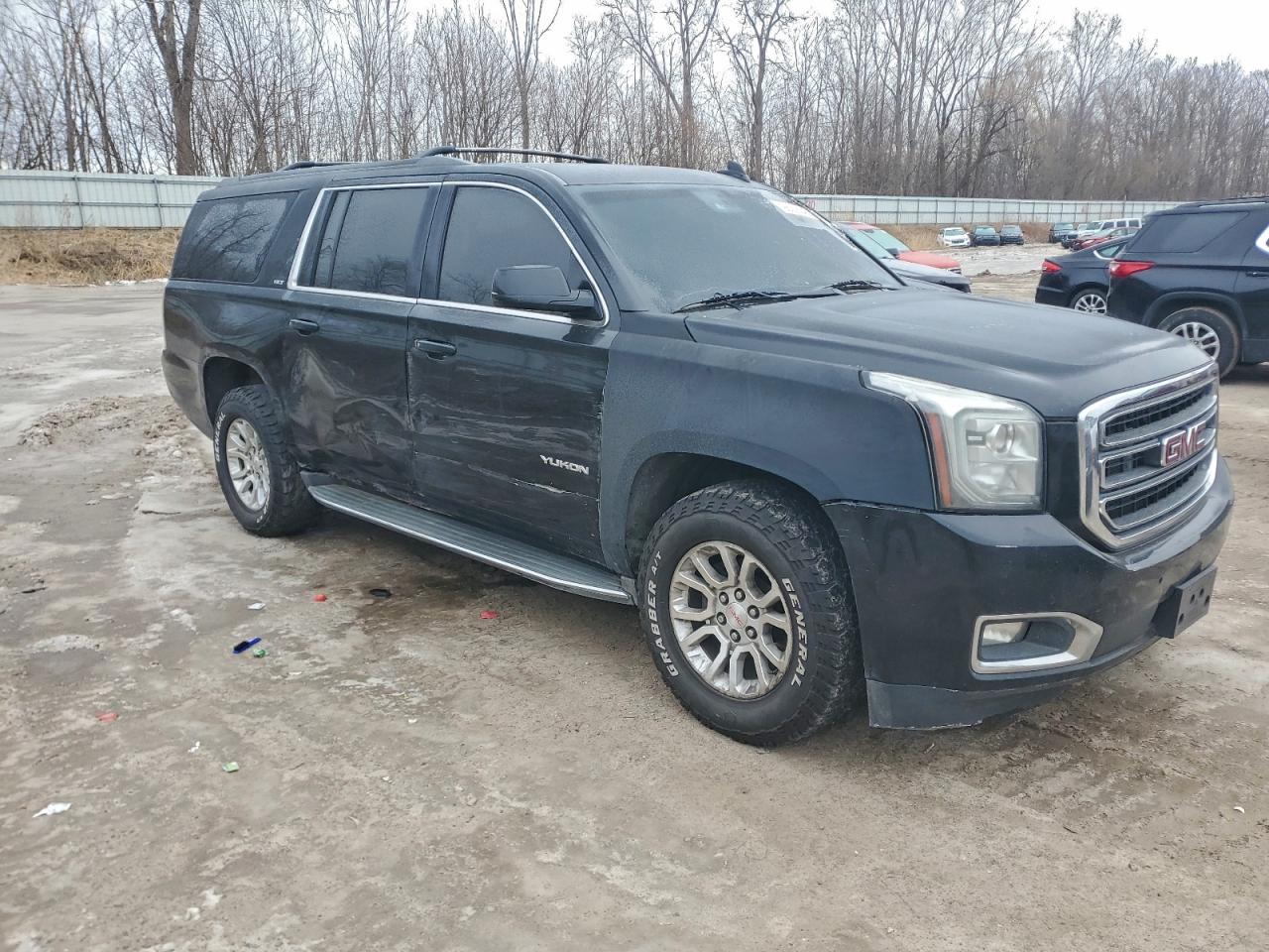 2015 GMC YUKON XL K1500 SLT photo 4