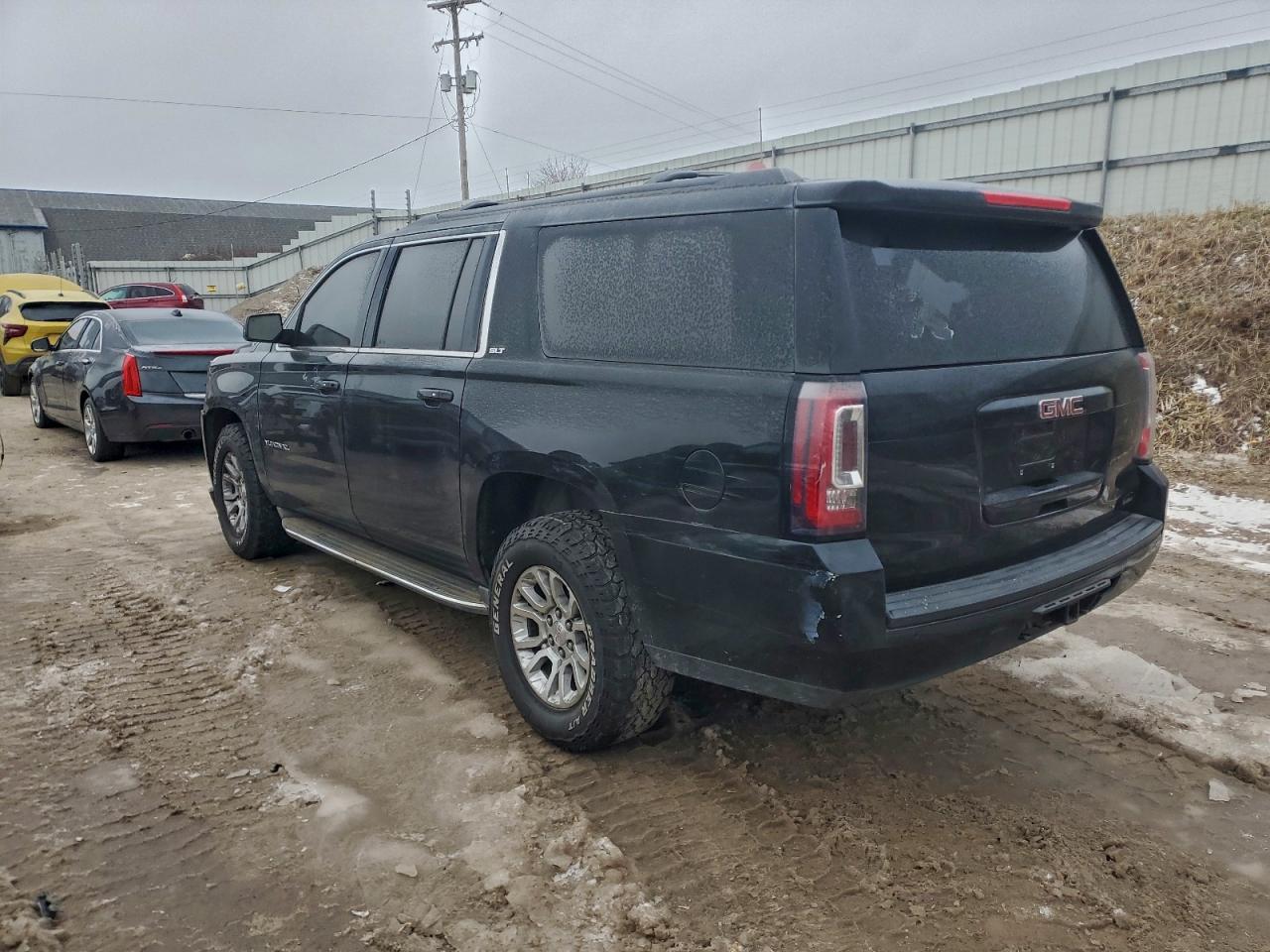 2015 GMC YUKON XL K1500 SLT photo 2