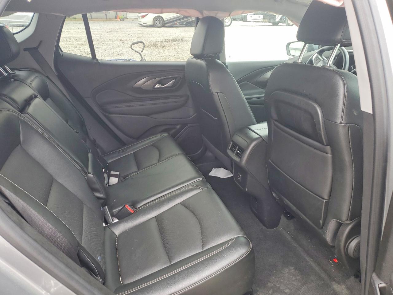 2024 GMC TERRAIN SLT photo 10